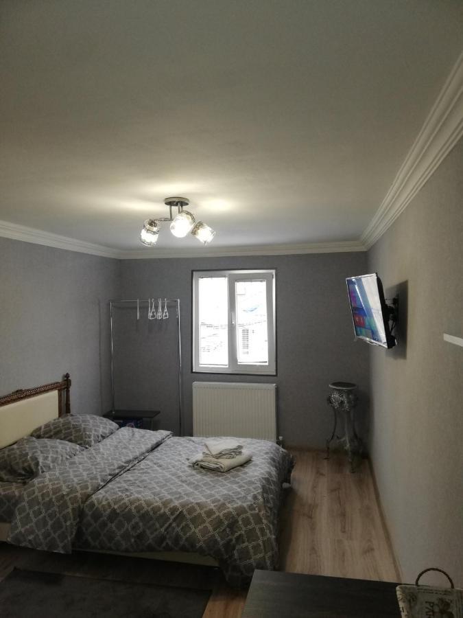 Lamara Apartment Тбилиси Екстериор снимка